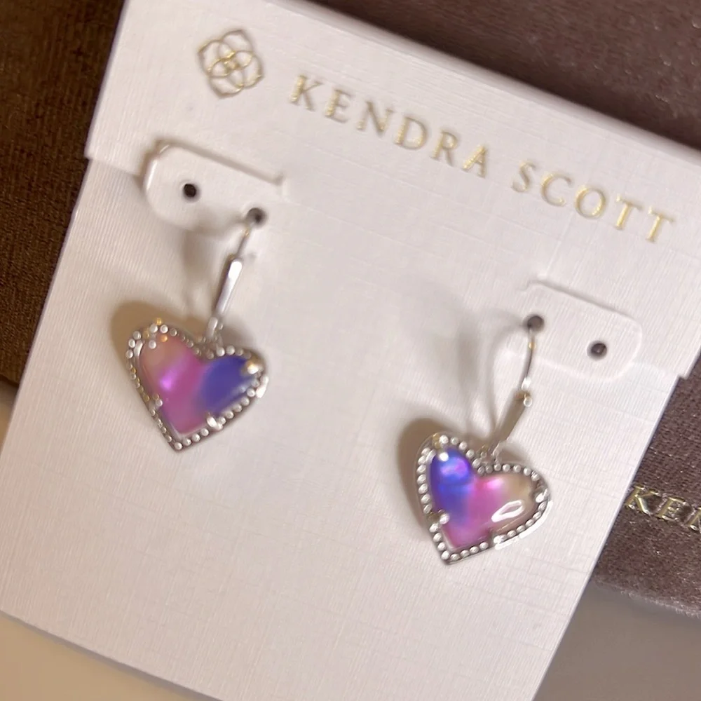 Kendra Scott Ari Heart Drop Earrings Watercolor Pearlized Clear Glass - Picture 5 of 8